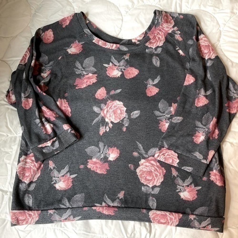 Almost Famous Rose Sweatshirt L